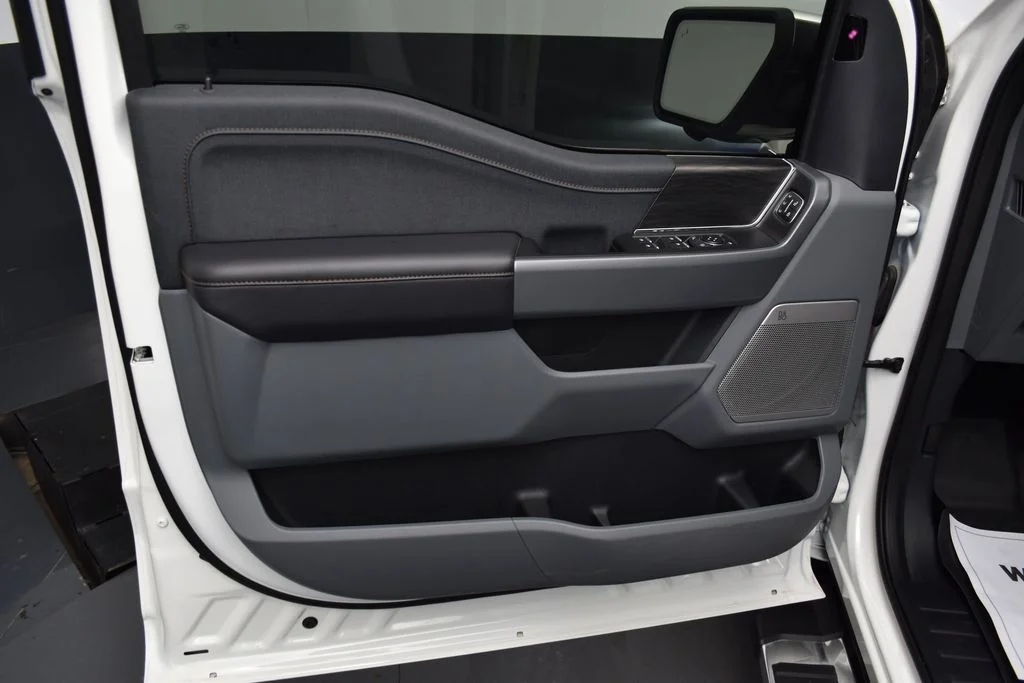 New 2025 White Ford Lariat image 14