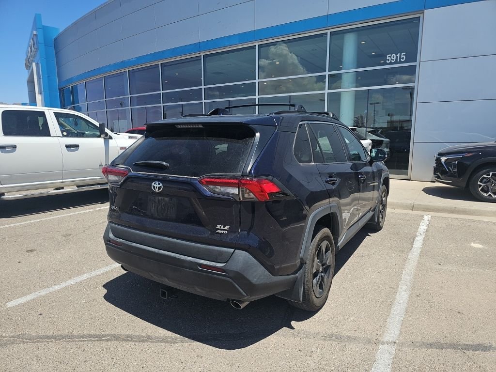 Used 2021  Toyota XLE image 26