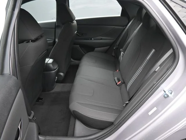 Used 2025 Silver Hyundai SEL Sport image 15