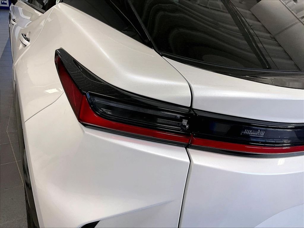 Used 2023 White Lexus 450e Luxury image 33