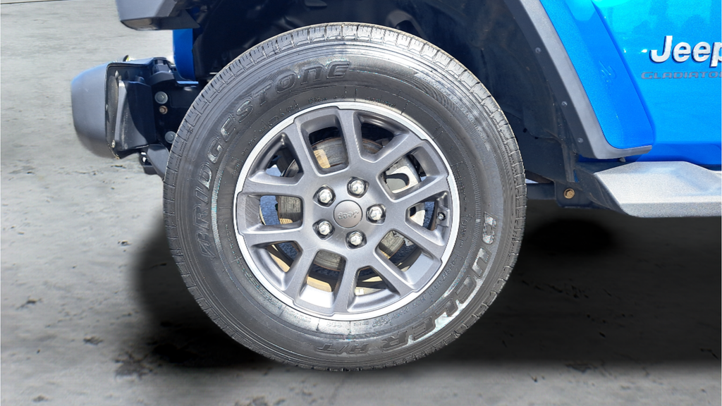 Used 2020 Blue Jeep Overland image 28