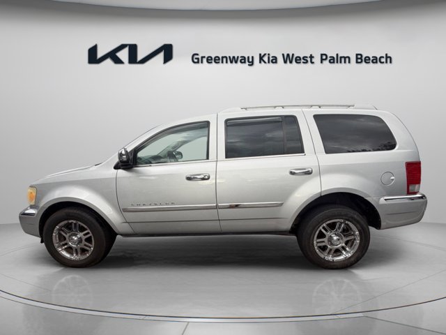 Used 2007 Silver Chrysler Limited image 4