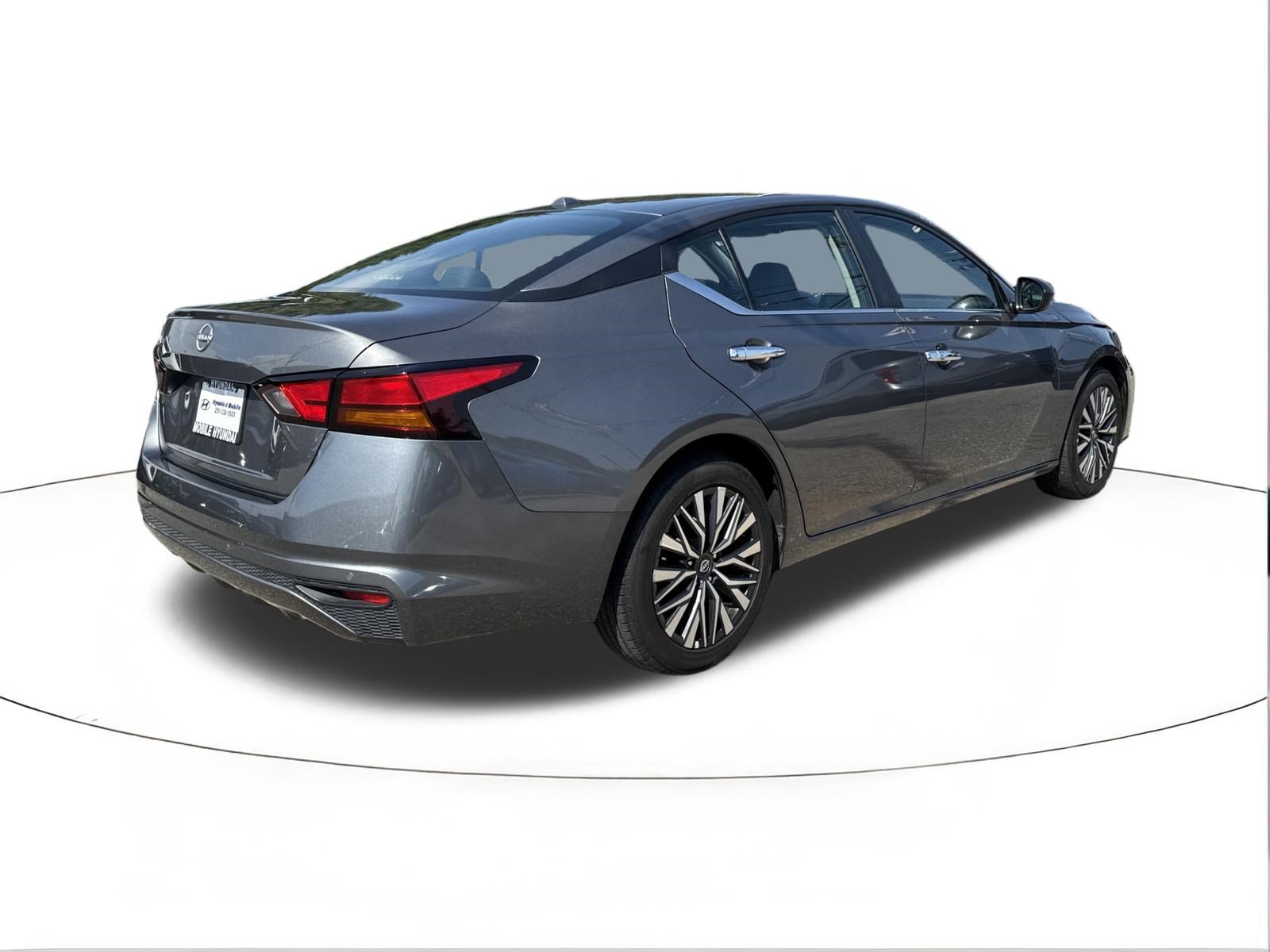 2025 Nissan Altima SV - Photo 3