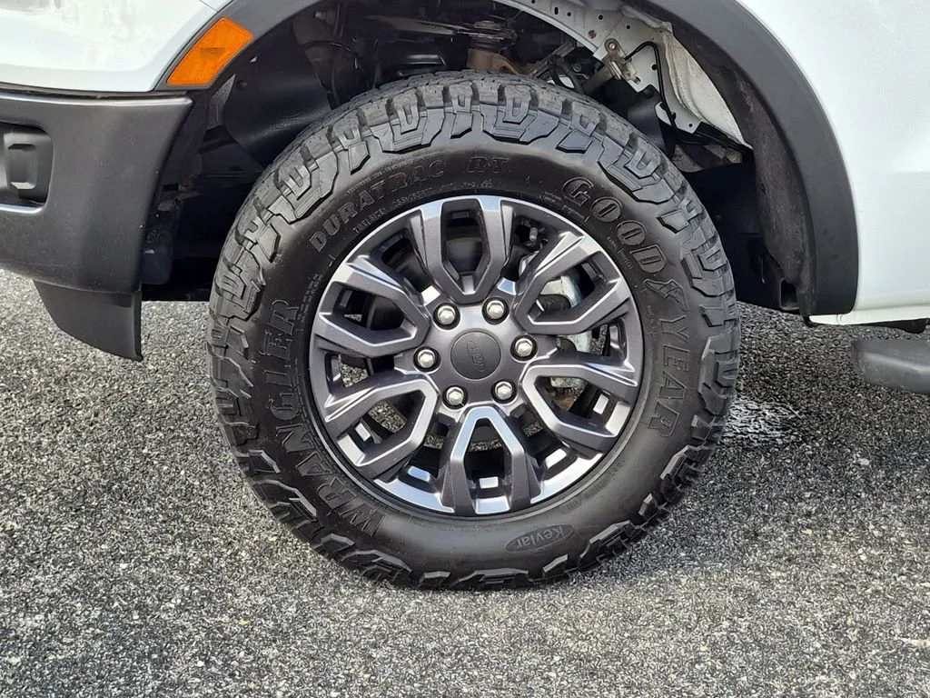 Used 2021 White Ford XLT image 9