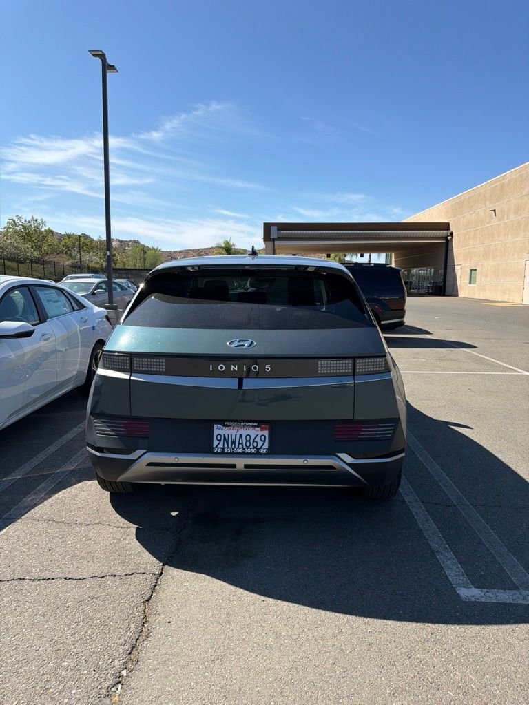 Certified Used 2024 Green Hyundai SE Standard Range image 5
