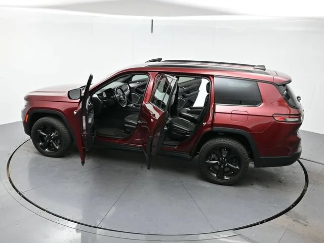 Used 2021 Velvet Red Pearlc Jeep Altitude image 41