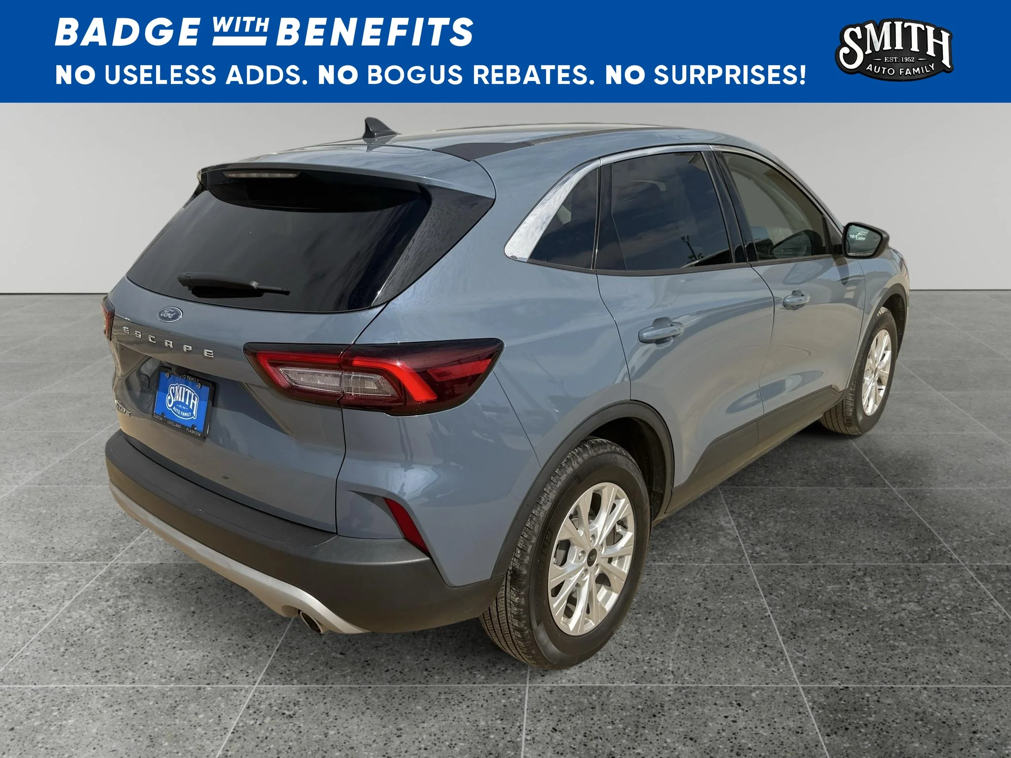 Used 2024 Vapor Blue Metallic Ford Active image 4
