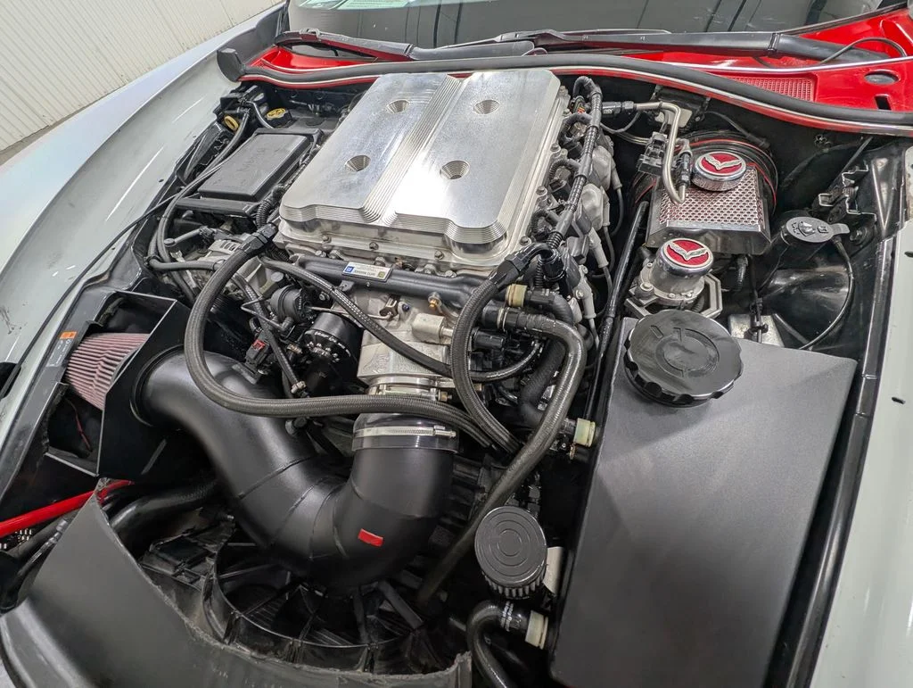 Used 2018 Arctic White Chevrolet Z06 image 19