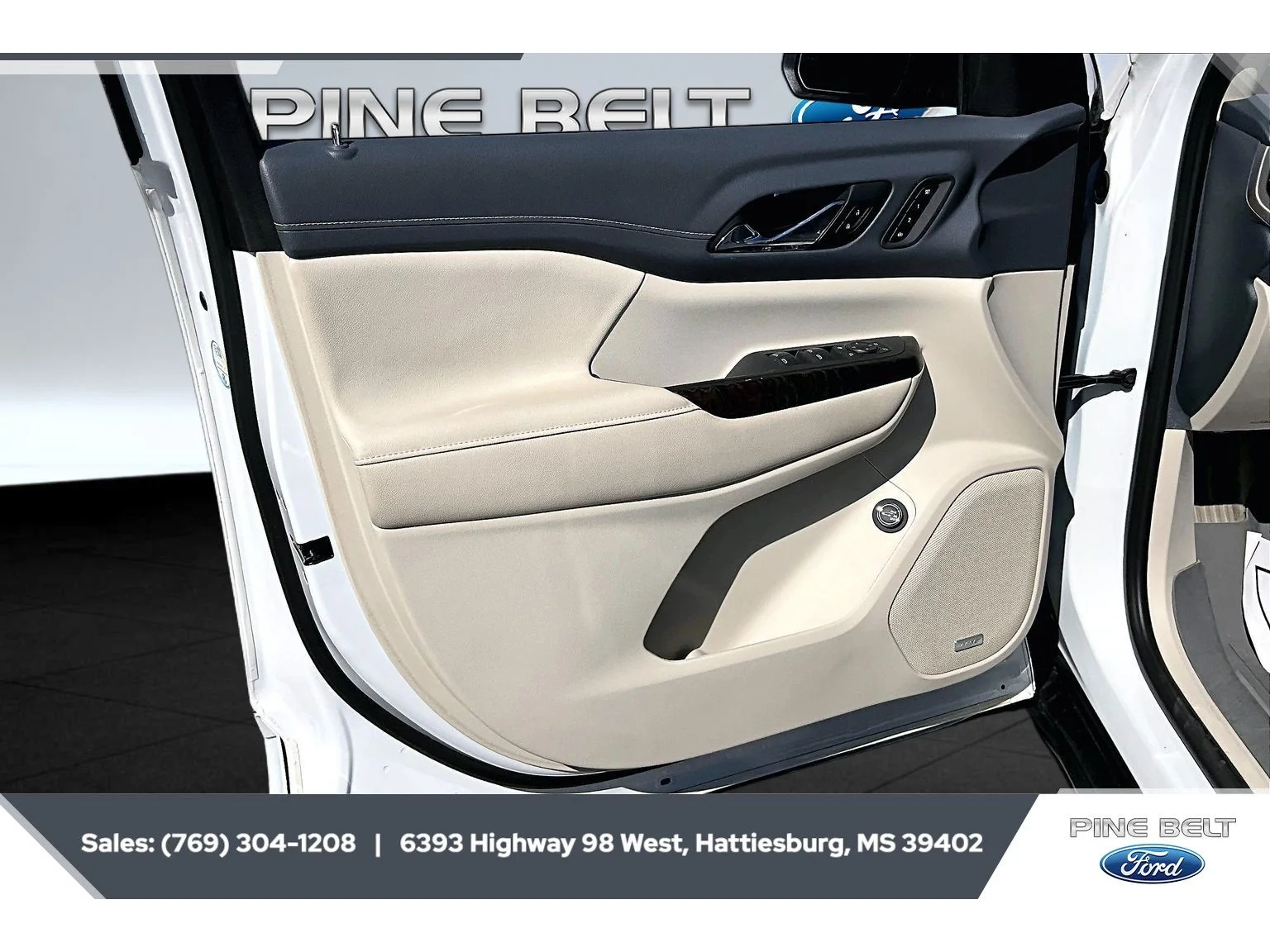 Certified Used 2021 White Frost Tricoat GMC Denali image 17