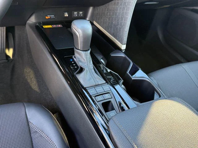 Certified Used 2025 WIND CHILL PEARL Toyota XLE image 17