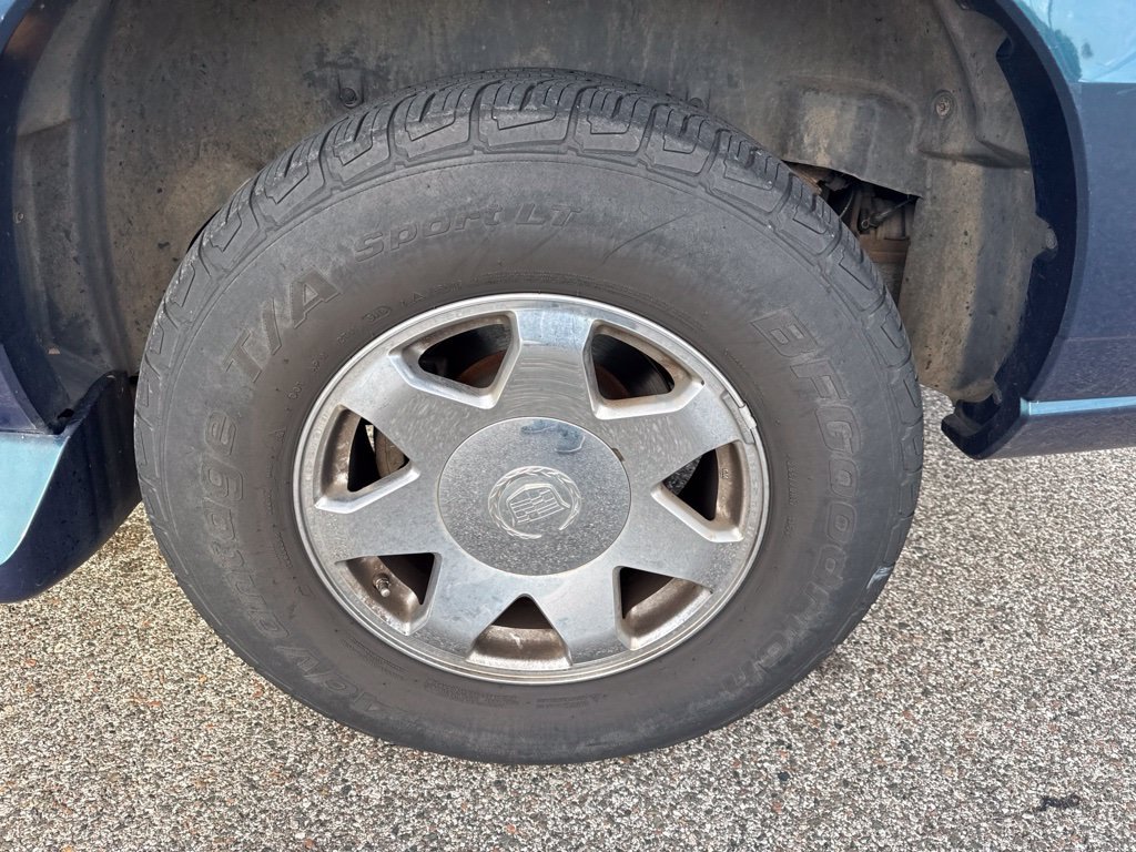 Used 2004  Cadillac Base image 15