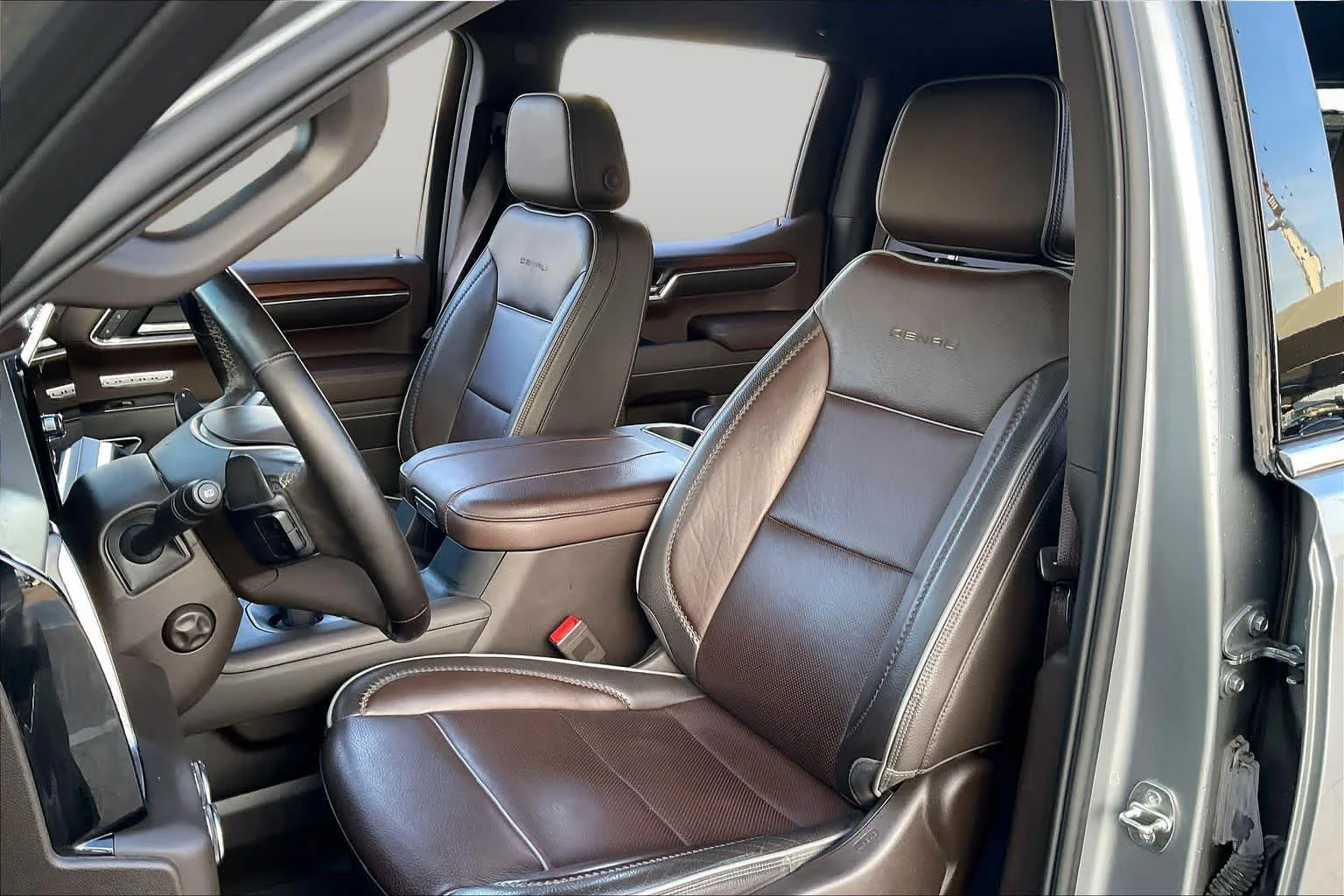 Used 2024 Sterling Metallic GMC Denali image 8