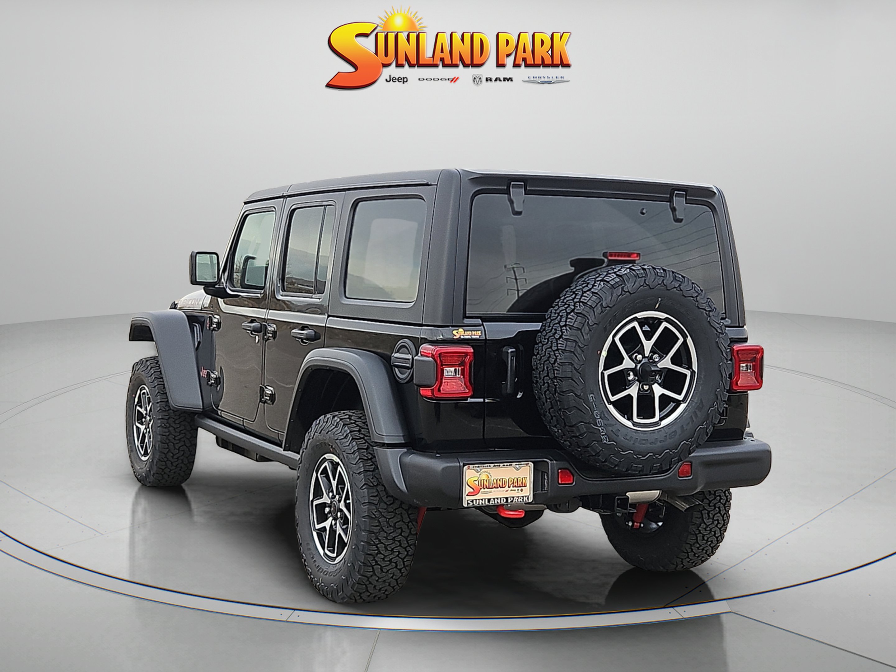 New 2026 Black Clear-Coat Exterior Paint Jeep Rubicon image 4