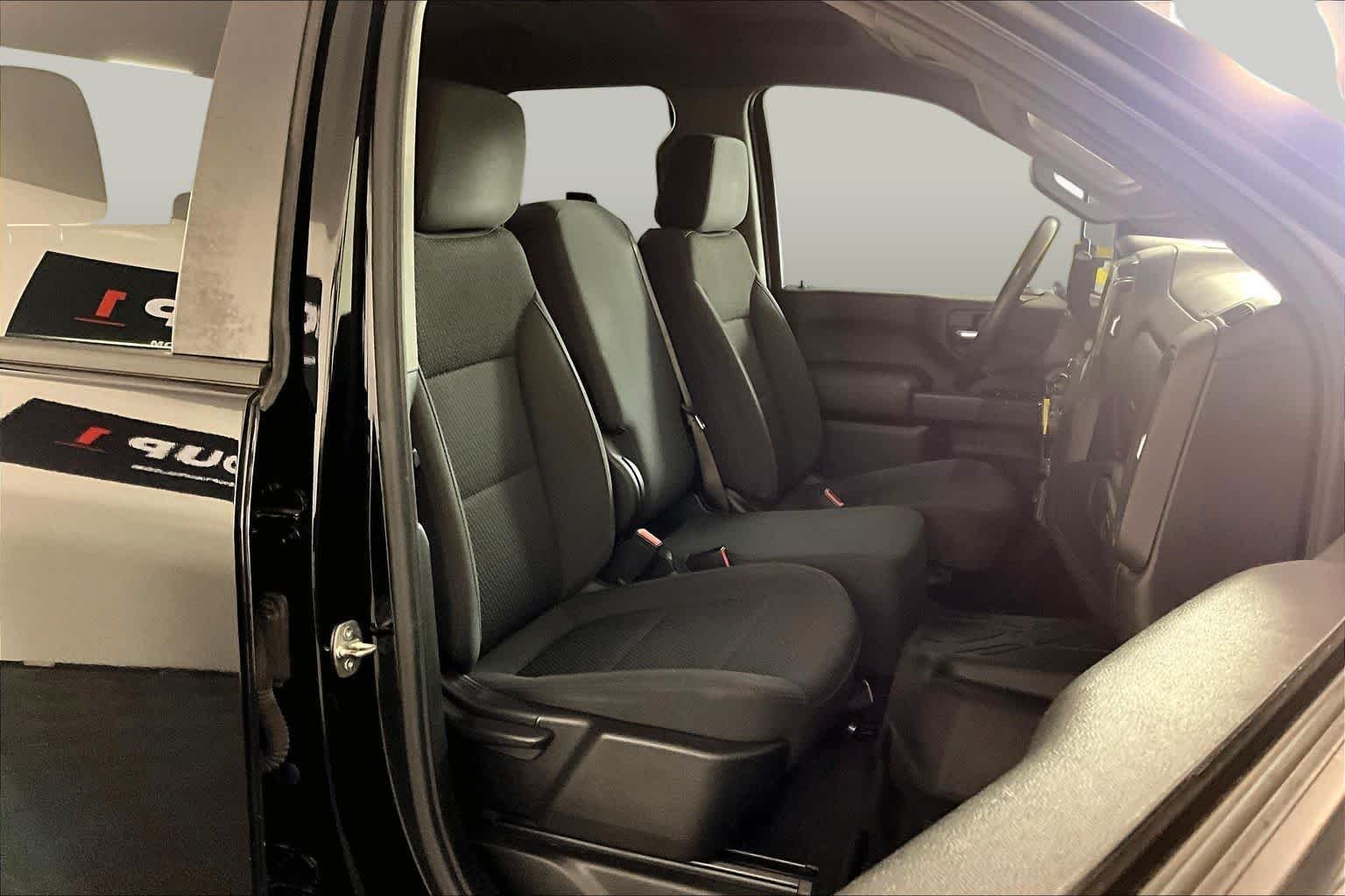 Used 2022 Black Chevrolet Custom image 9