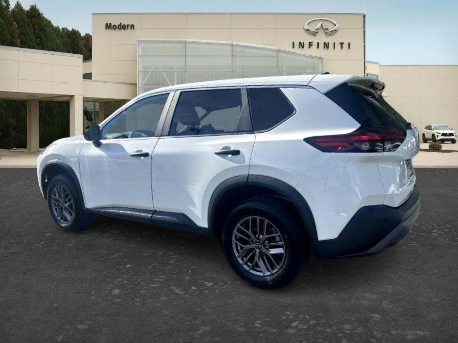 Used 2023 Glacier White Nissan S image 6