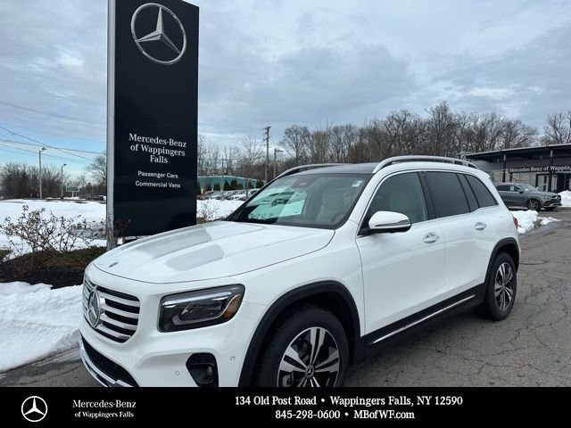 New 2026 Polar White Mercedes-Benz GLB 250 image 1