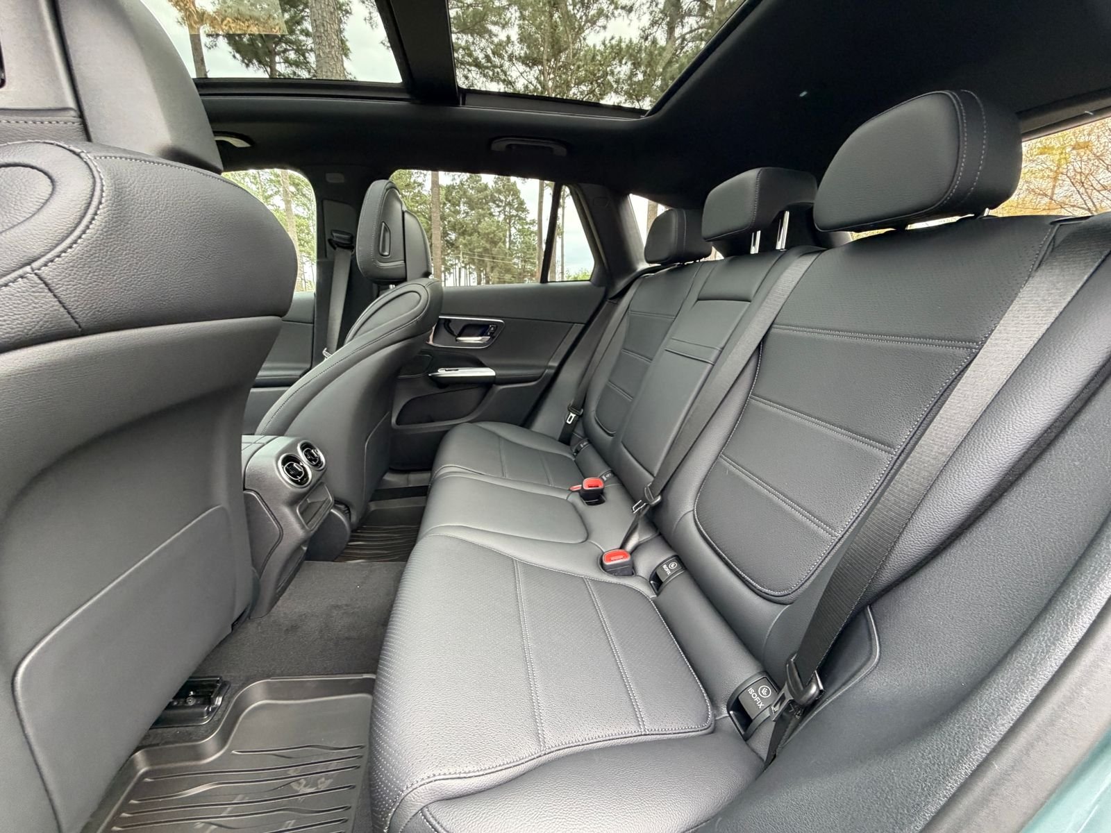 New 2026 Verde Silver Mercedes-Benz GLC 300 image 13