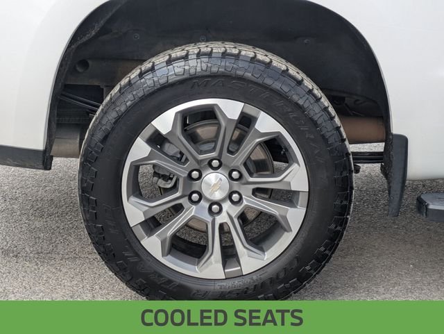 Used 2023 Beige Chevrolet High Country image 12