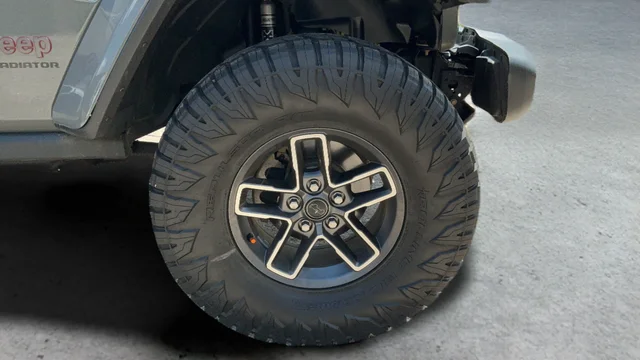 Used 2021 Gray Jeep Rubicon image 27