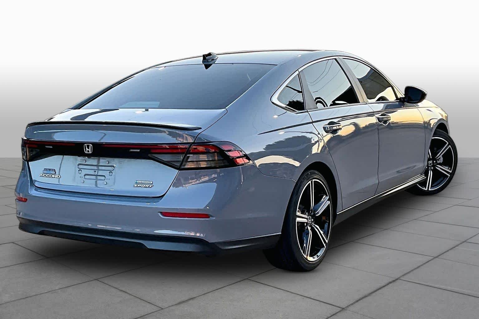 Used 2023 Urban Gray Pearl Honda Sport image 13