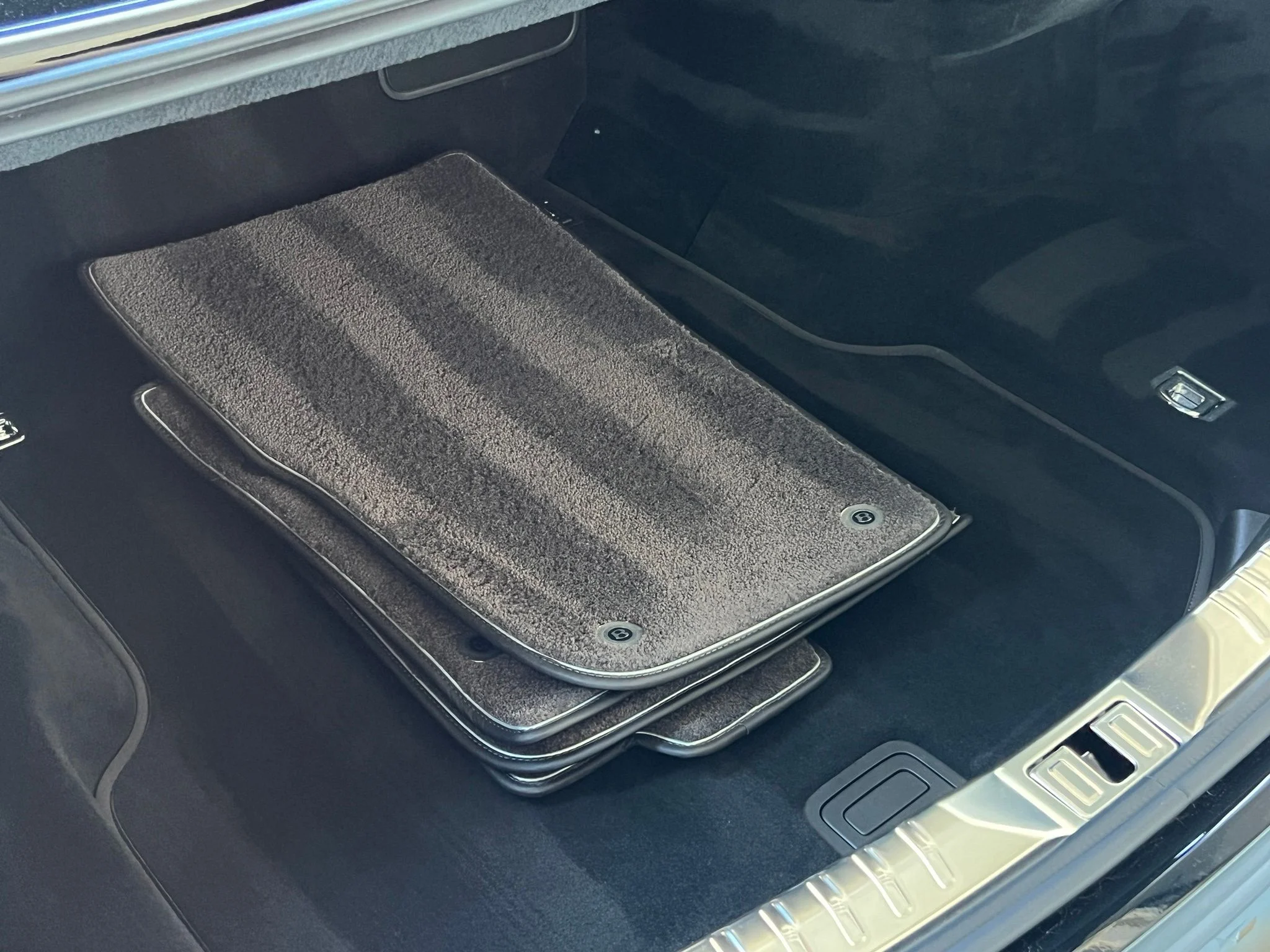 Used 2022  Bentley W12 image 20