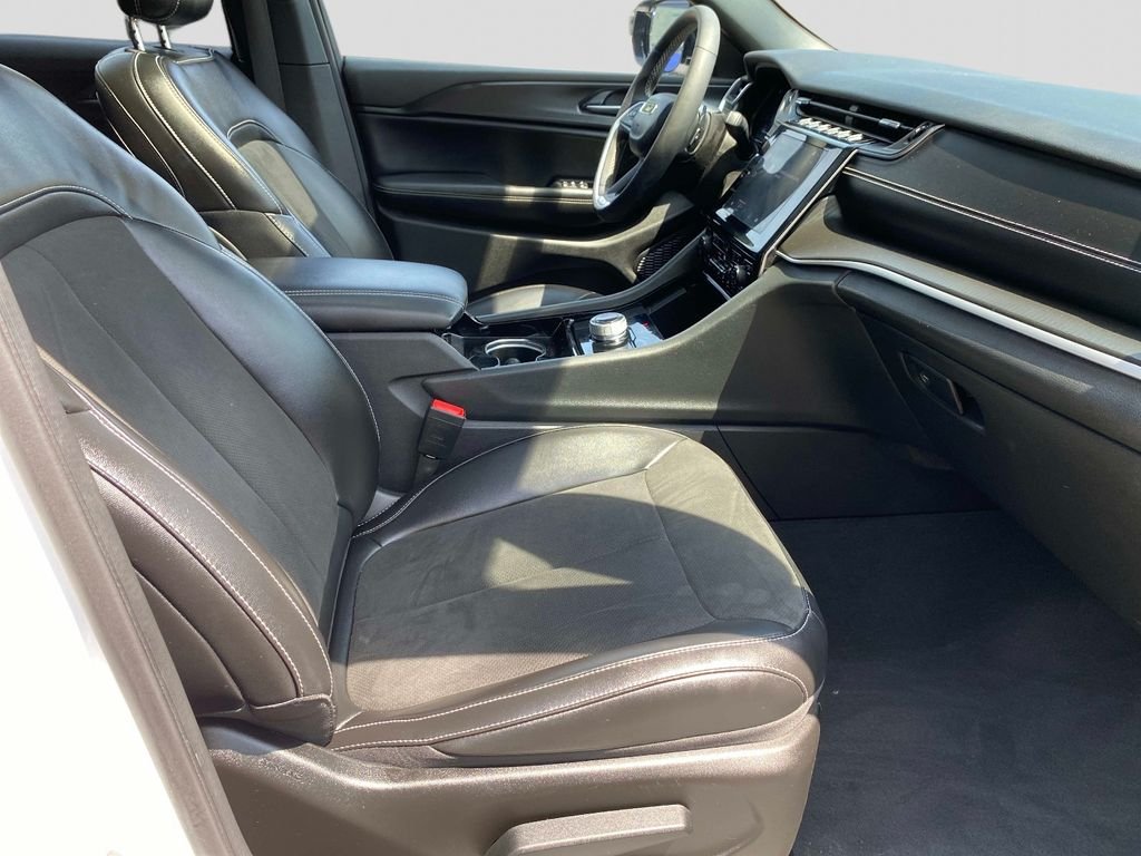 Used 2023 White Jeep Altitude X image 27