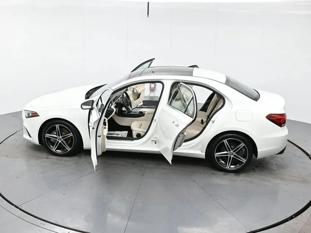 Used 2022 Polar White Mercedes-Benz A 220 image 40