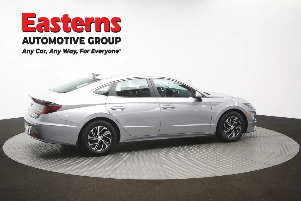 Used 2023 Silver Hyundai Blue image 45