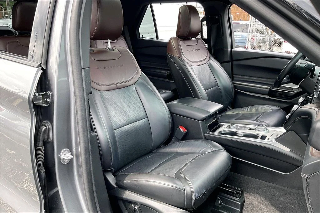 Used 2022 Gray Ford Platinum image 6