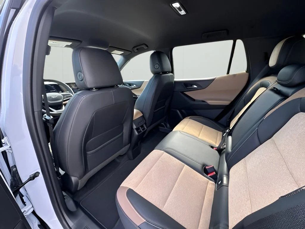 New 2027 Polar White Tricoat Chevrolet ACTIV image 18