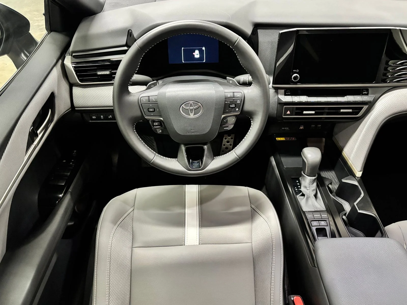 Used 2026  Toyota SE image 12