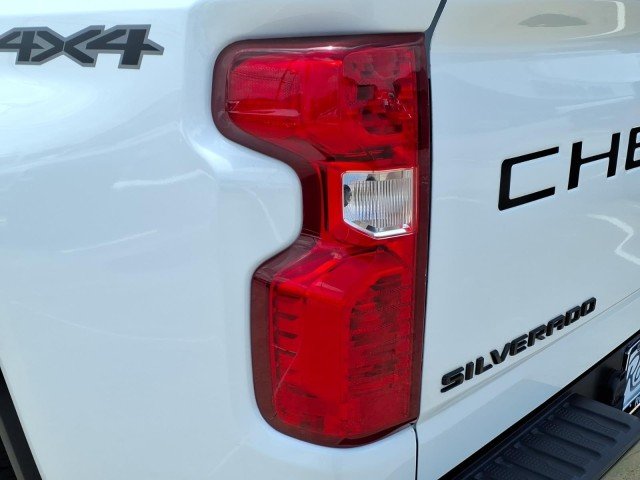 Used 2025 Summit White Chevrolet Custom image 10