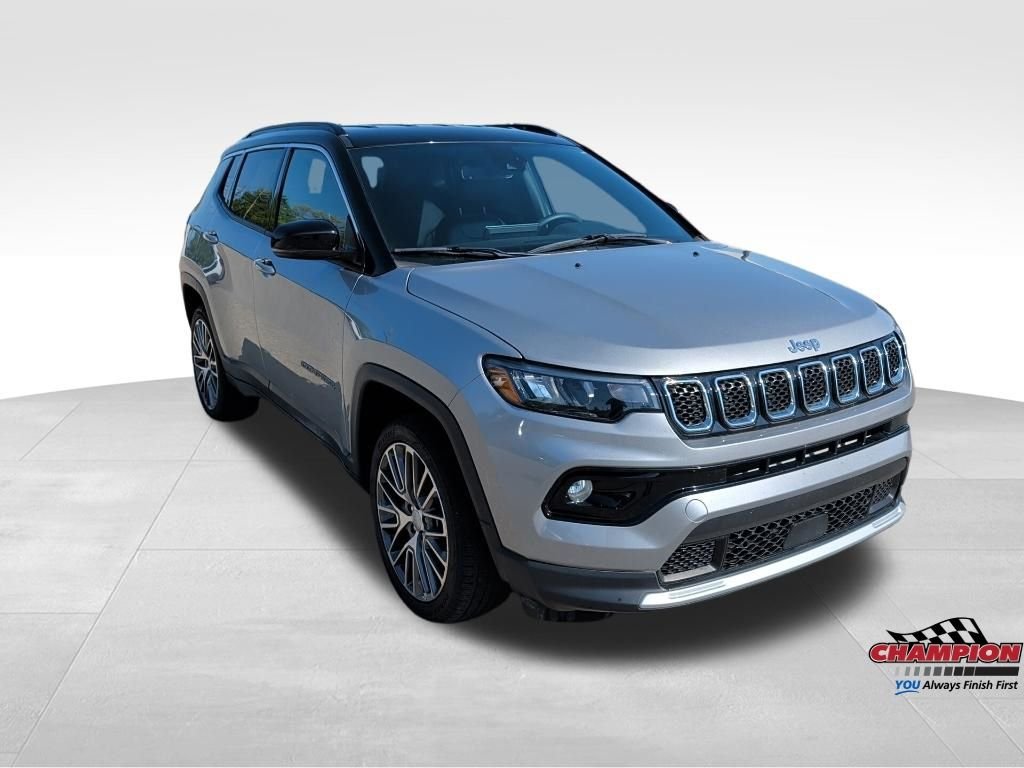 Used 2023 Silver Jeep Limited image 8