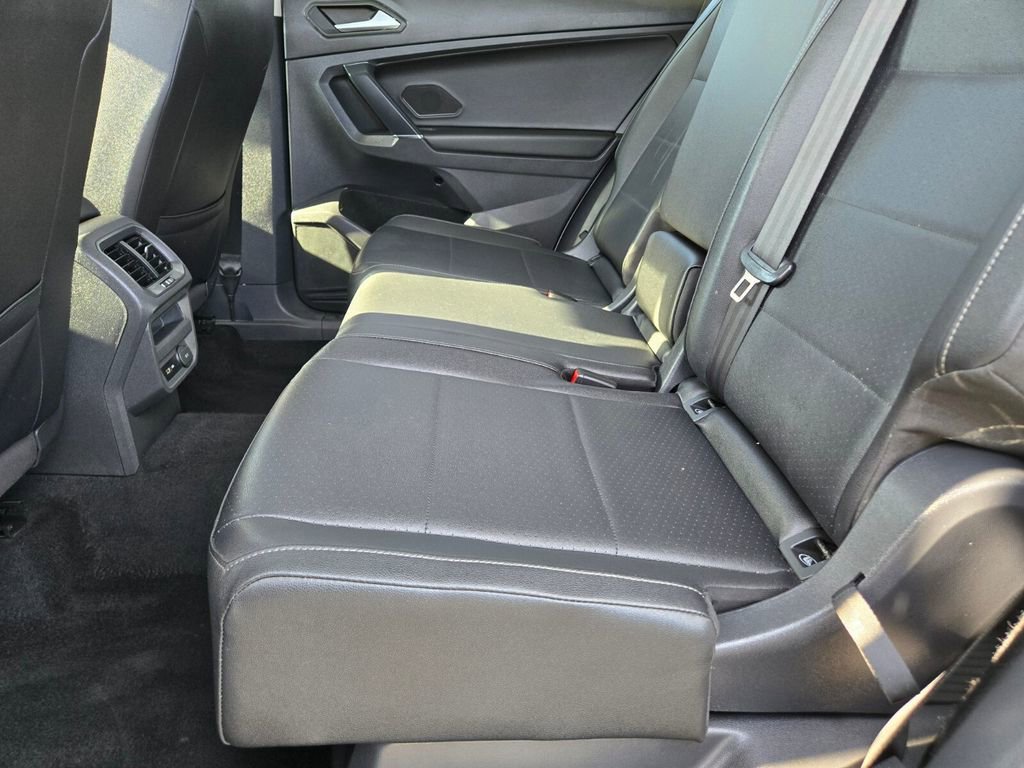 2020 Volkswagen Tiguan SE - Photo 11