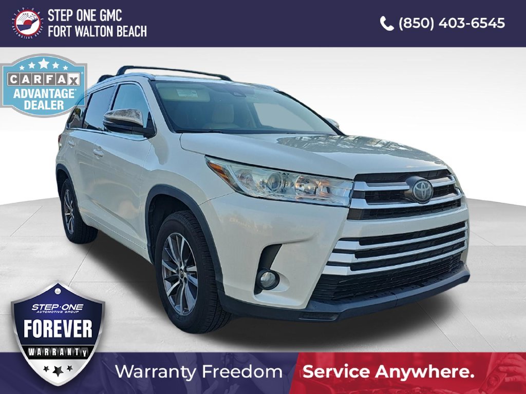 Used 2017 White Toyota XLE image 3