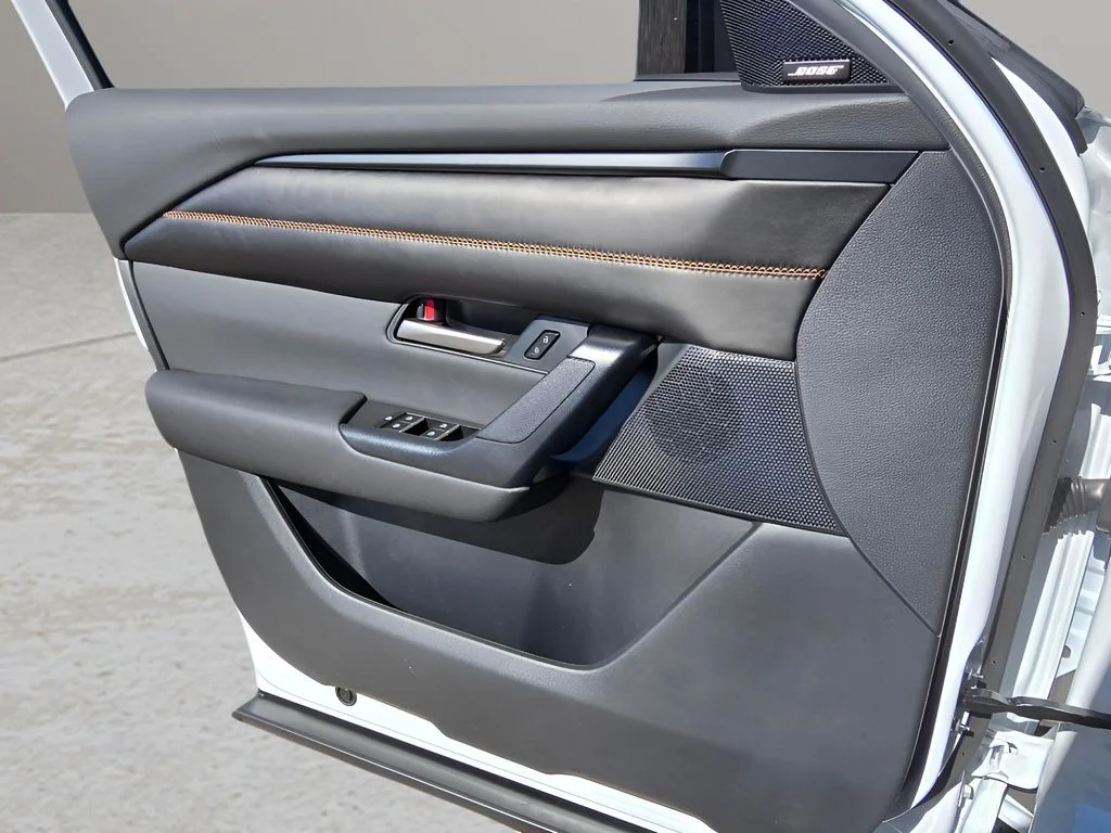 New 2026 Wind Chill Pearl Mazda Premium image 18
