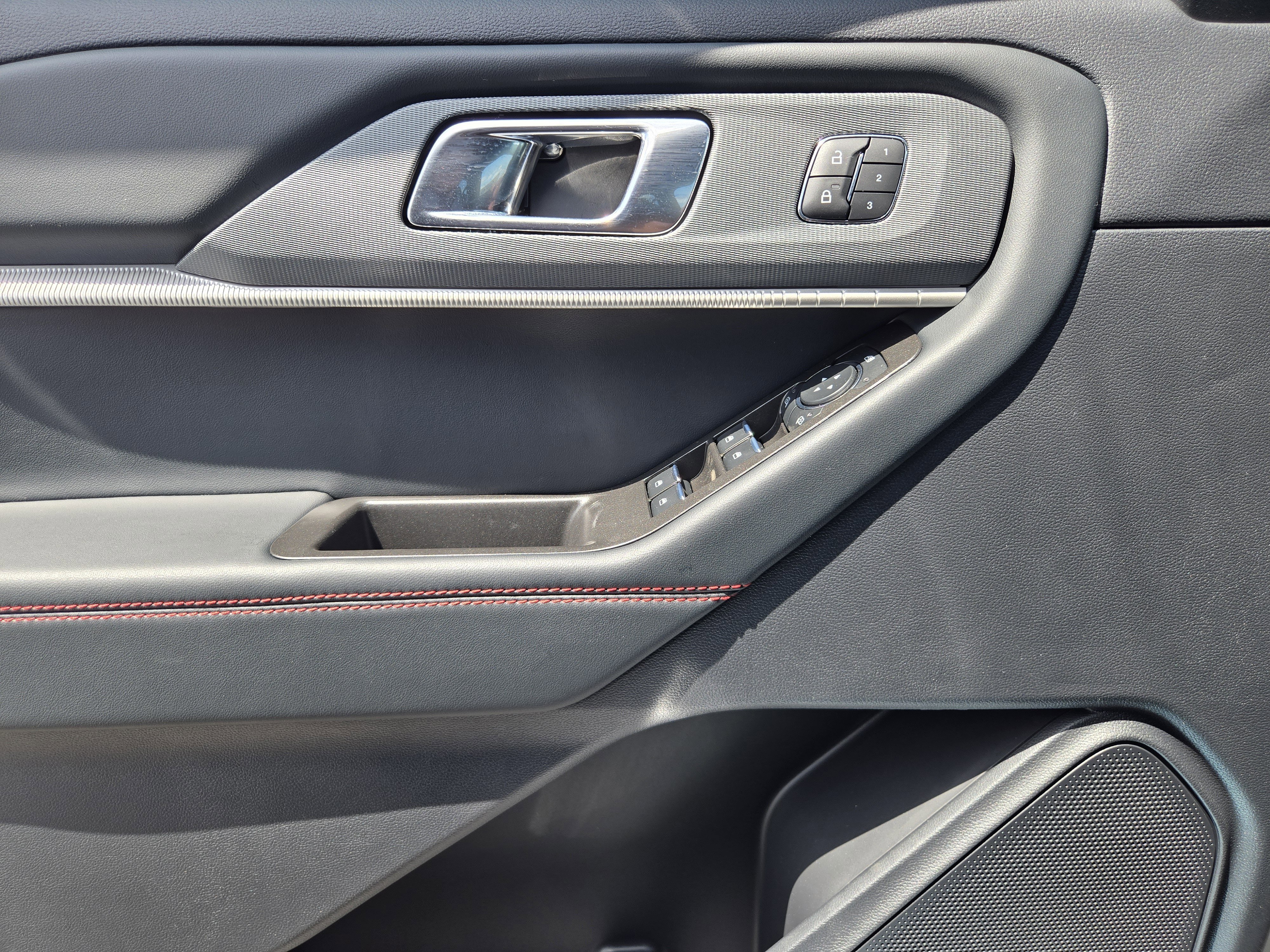 New 2026 Space White Metallic Ford ST-Line image 14