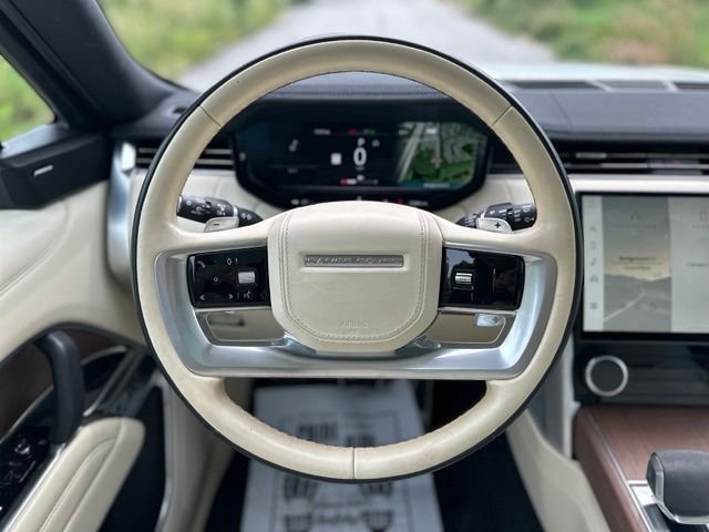 Used 2023 Fuji White Land Rover SE image 28