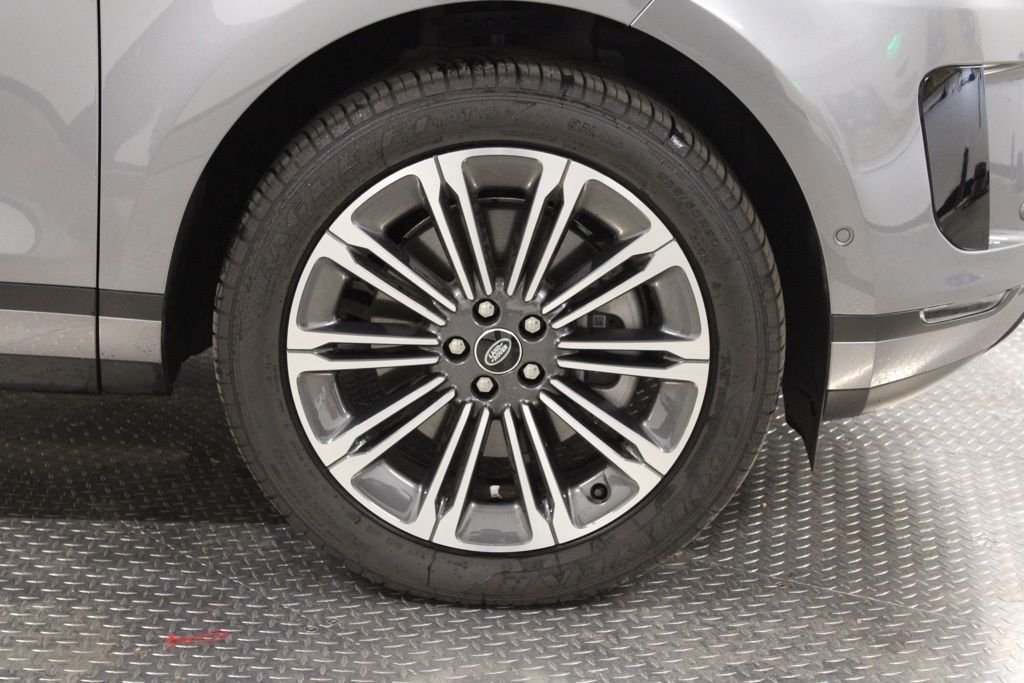 Used 2026 Gray Land Rover S image 28