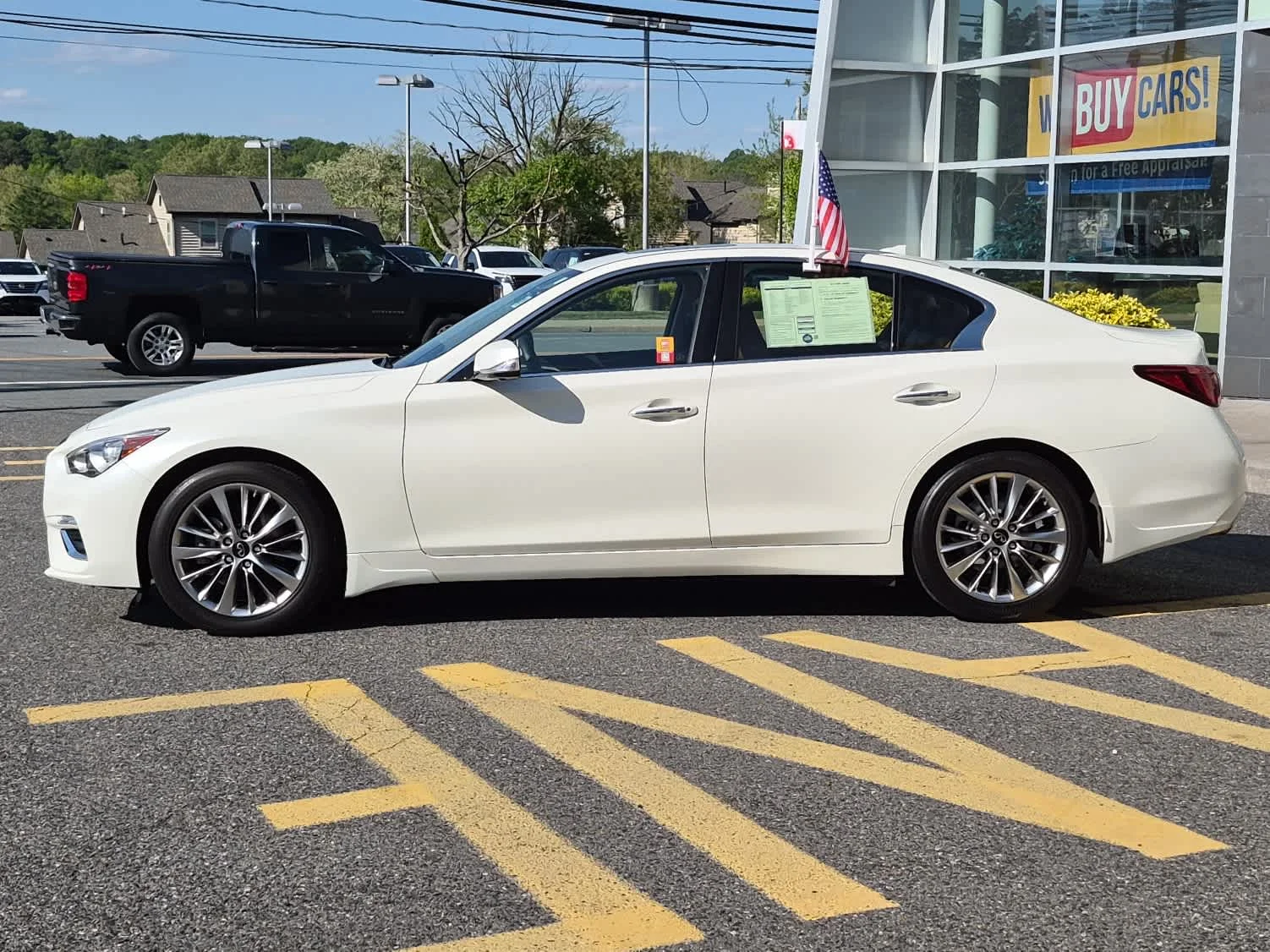 Used 2023 Majestic White INFINITI LUXE image 5