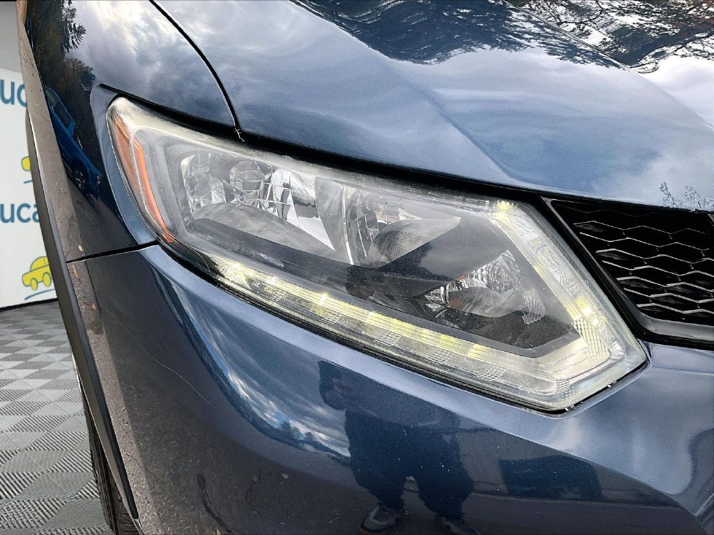 Used 2015 Arctic Blue Metallic Nissan S image 33