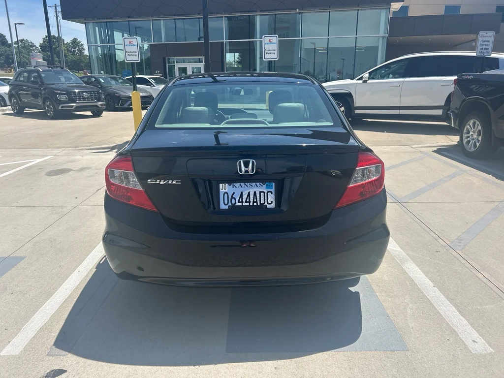 Used 2012 Crystal Black Pearl Honda LX image 8