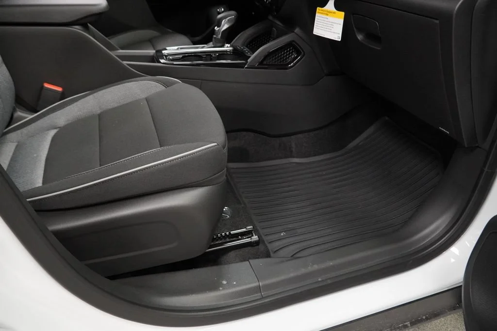 New 2026 Summit White Chevrolet LT image 30