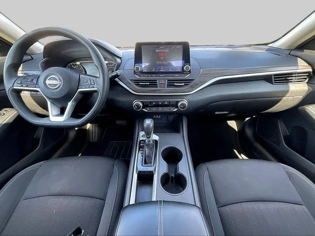 Used 2025 White Nissan 2.5 SV image 9