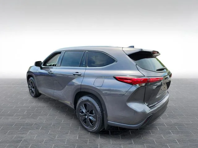 Used 2022 Gray Toyota XLE image 6