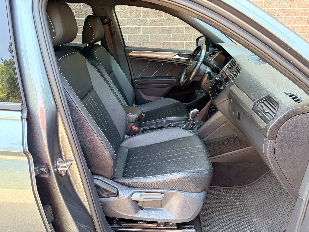 Used 2022 Platinum Gray Metallic Volkswagen SE R-Line Black image 20