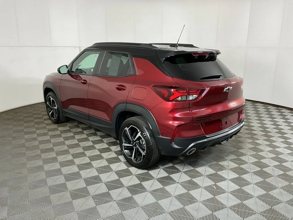 Used 2023 CRIMSON METALLIC Chevrolet RS image 9