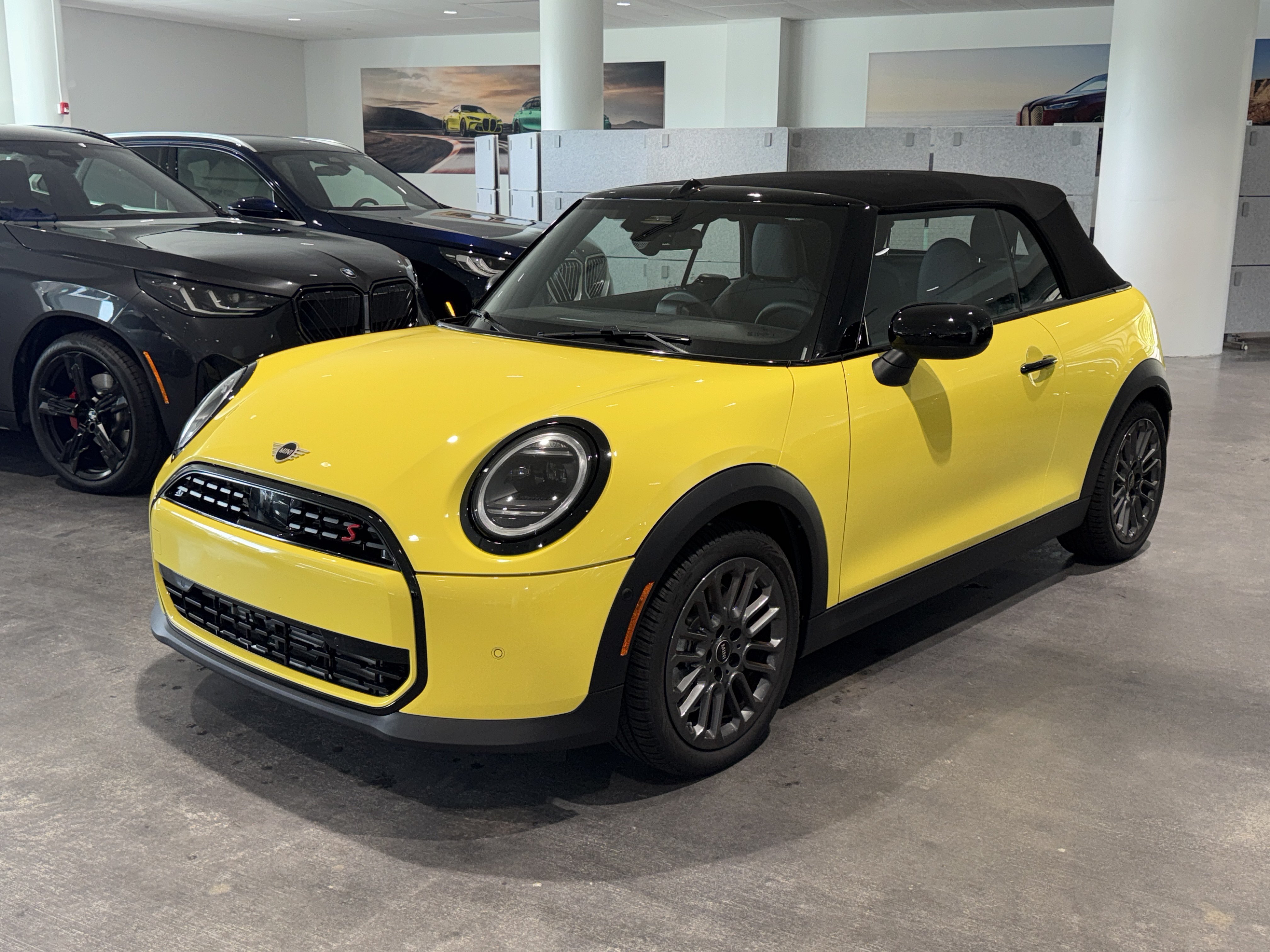 New 2026 Yellow MINI Signature Plus image 4