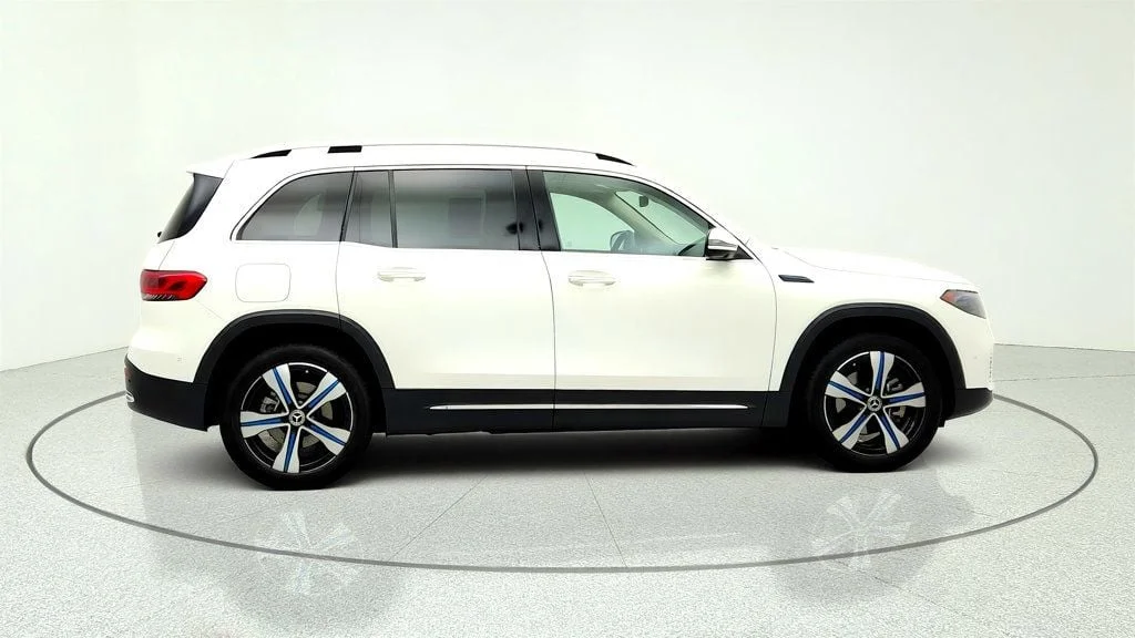 Used 2022 Polar White Mercedes-Benz EQB 300 4MATIC® SUV w/ Pinnacle Pkg & Driver Assistance Pkg Lite image 4