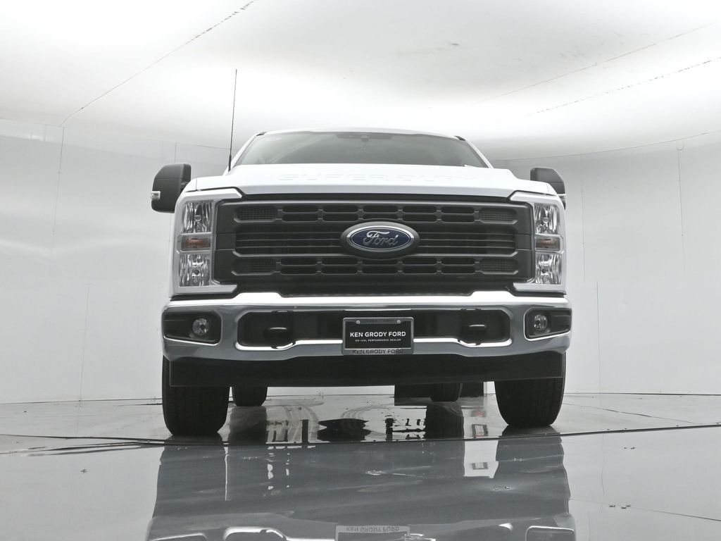 New 2026 Oxford White Ford XL image 40